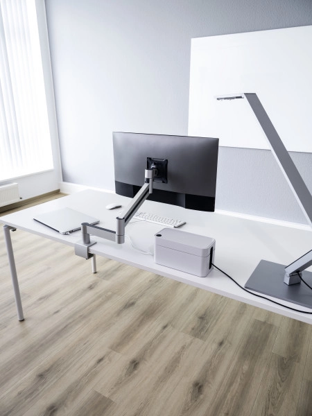 Monitor Mount Select - 1 Screen 32" 75 x 75 mm or 100 x 100 mm