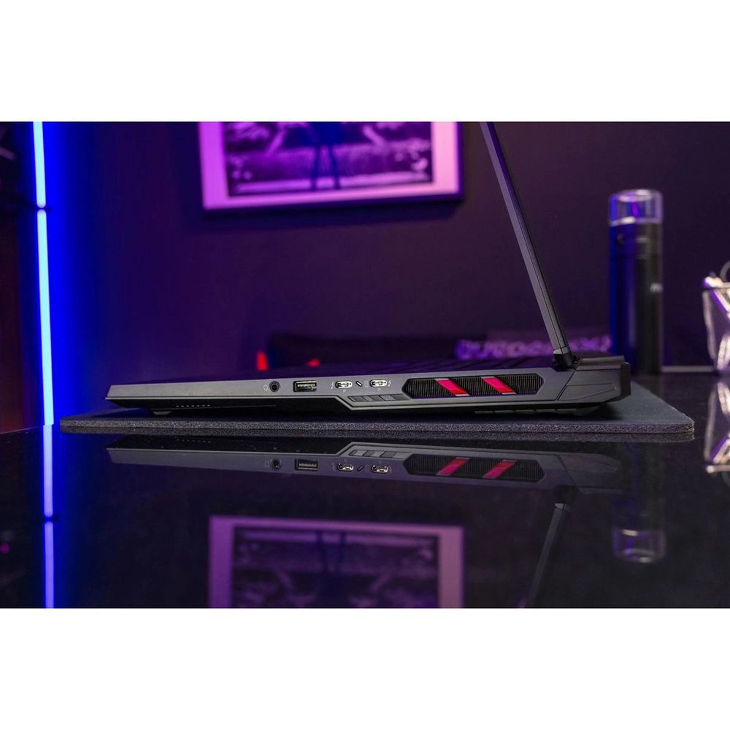 Raider A18 HX RAIDERA18HX082 - 18'' Ryzen 9-9955HX3D 64GB DDR5 2TB NVMe SSD