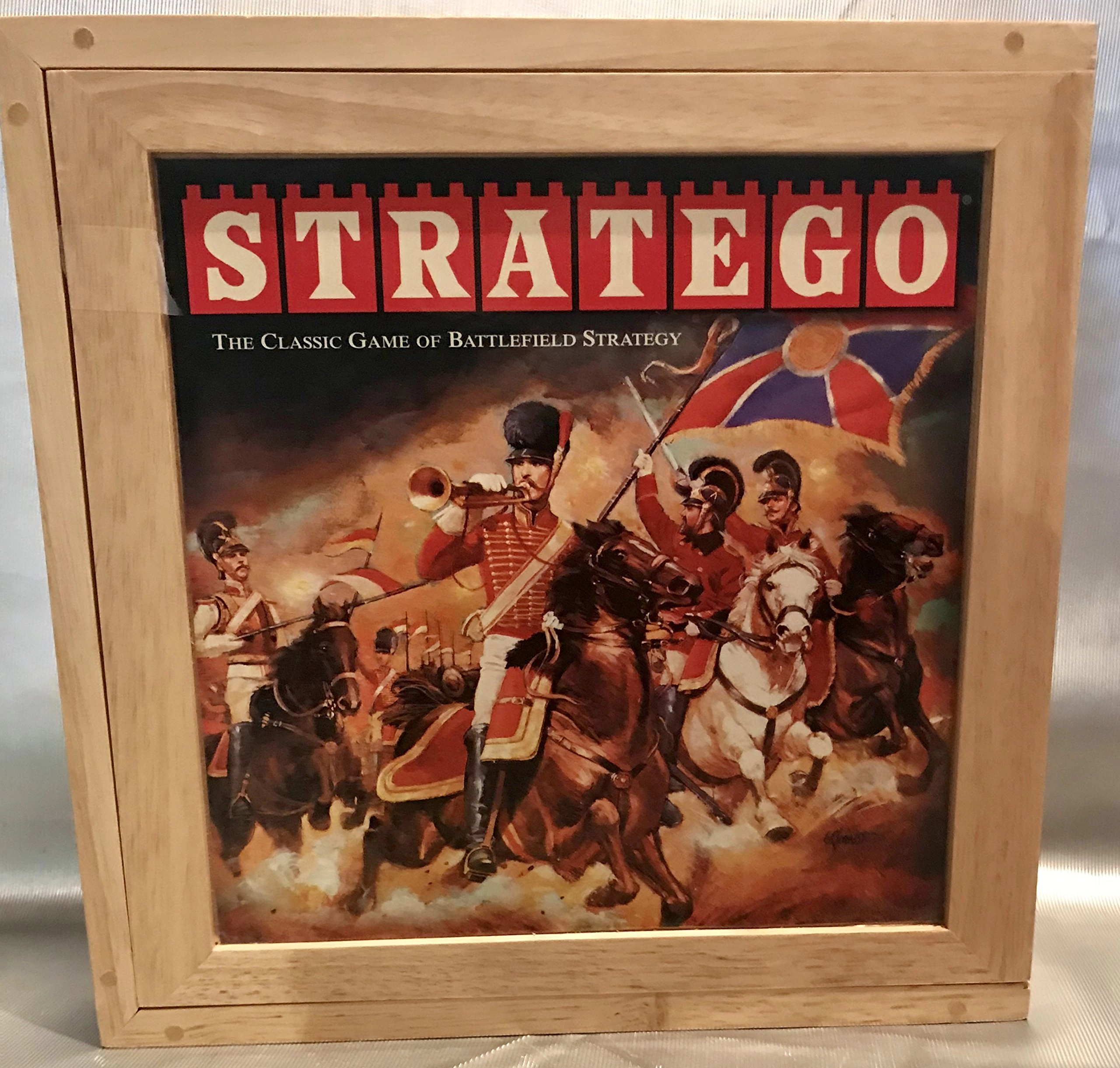 Hasbro Gaming Stratego: Nostalgia