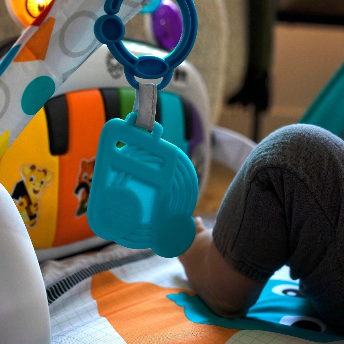 4-in-1 Kickin’ Tunes Musical Meadow Music & Language Discovery Gym - 0 months