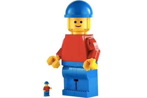 Up-Scaled Minifigure (40649)