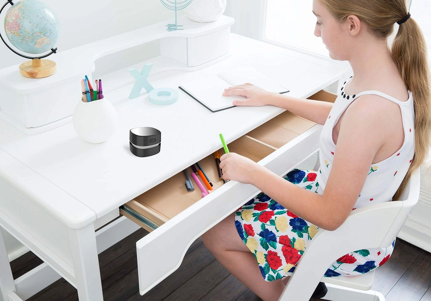 Desktop Vacuum Cleaner - Cordless 360º Rotatable 400 mins