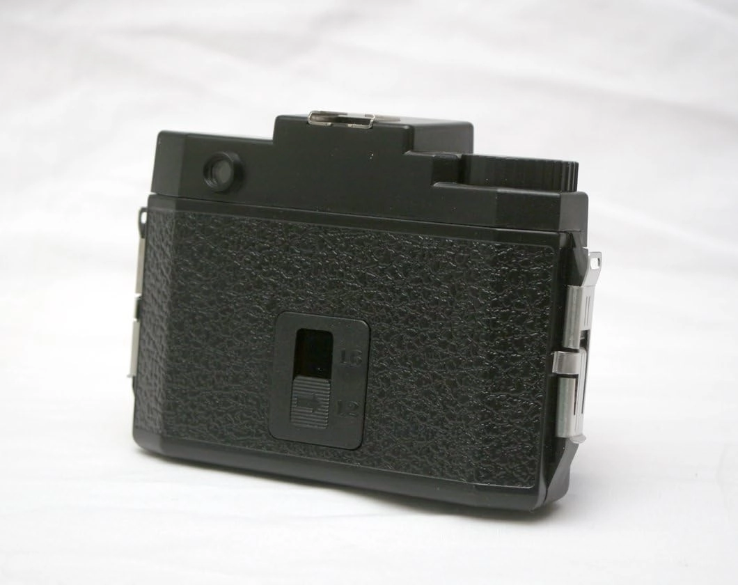 120N - 120 Medium Format Plastic