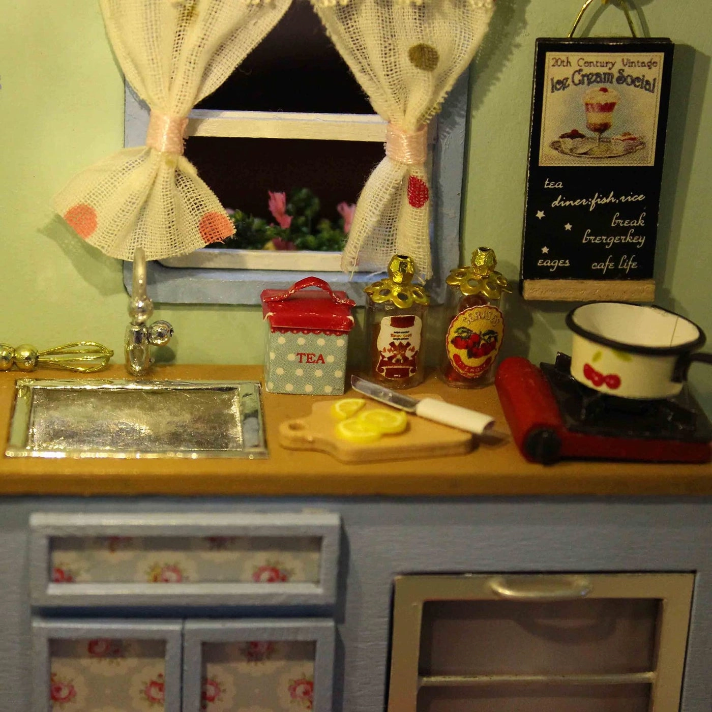 Caravan Doll House Kit