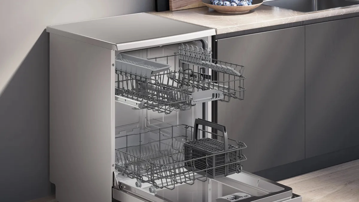 iQ100 SN216I00AM Freestanding