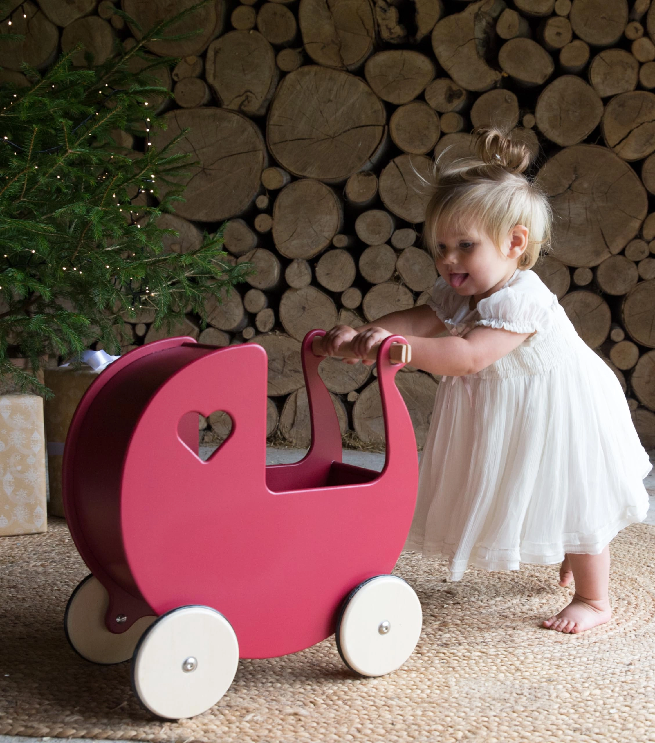 Classic Doll's Pram - 1 Count