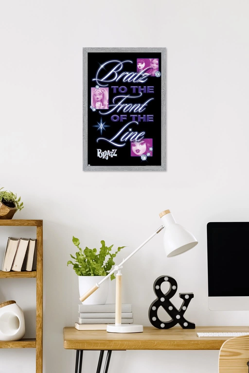 Bratz: Girls Nite Out - Front Of The Line Wall Poster - Paper 22.4\"L x 14.7\"W