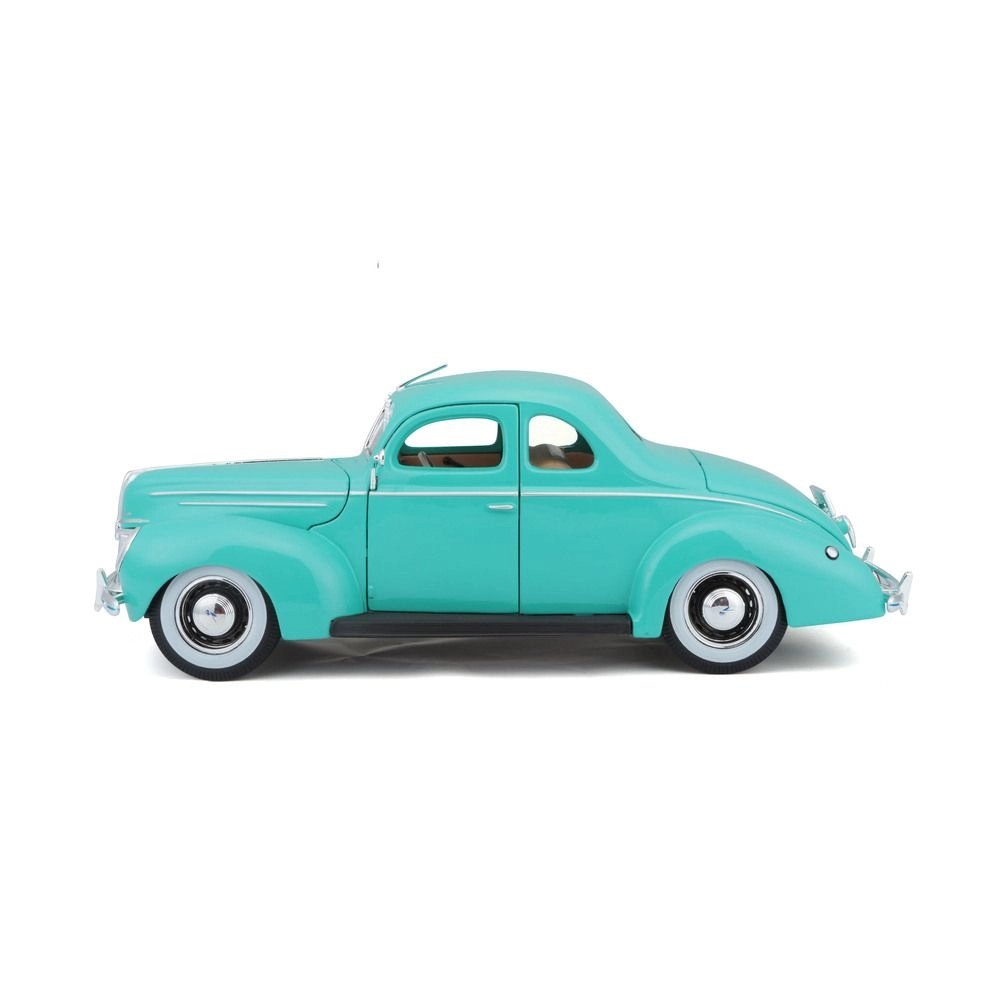 1939 Ford Deluxe Coupe - 1:18