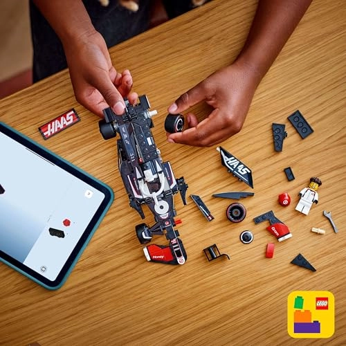 MoneyGram Haas F1 Team VF-24 Race Car (77250)