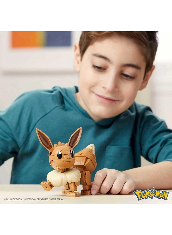 Pokémon Build & Show Eevee - Articulated 4 Inches Tall