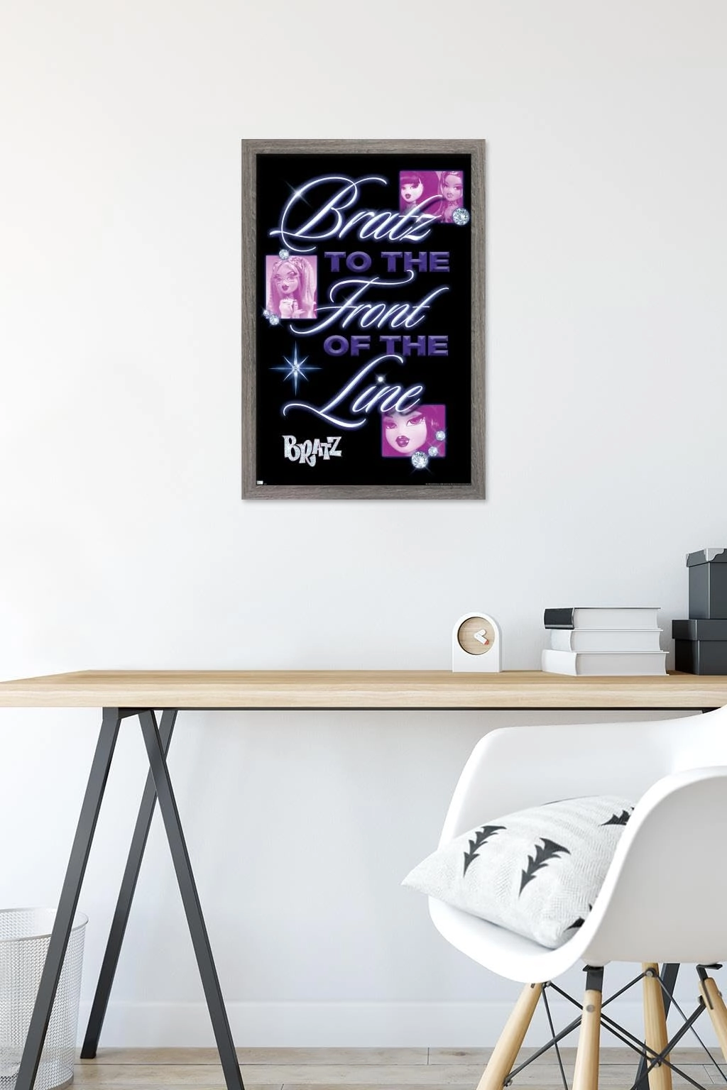 Bratz: Girls Nite Out - Front Of The Line Wall Poster - Paper 22.4\"L x 14.7\"W