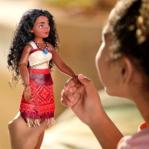 Moana 2 Singing Doll - Poseable Sings 'We're Back' Includes Hei Hei Figure