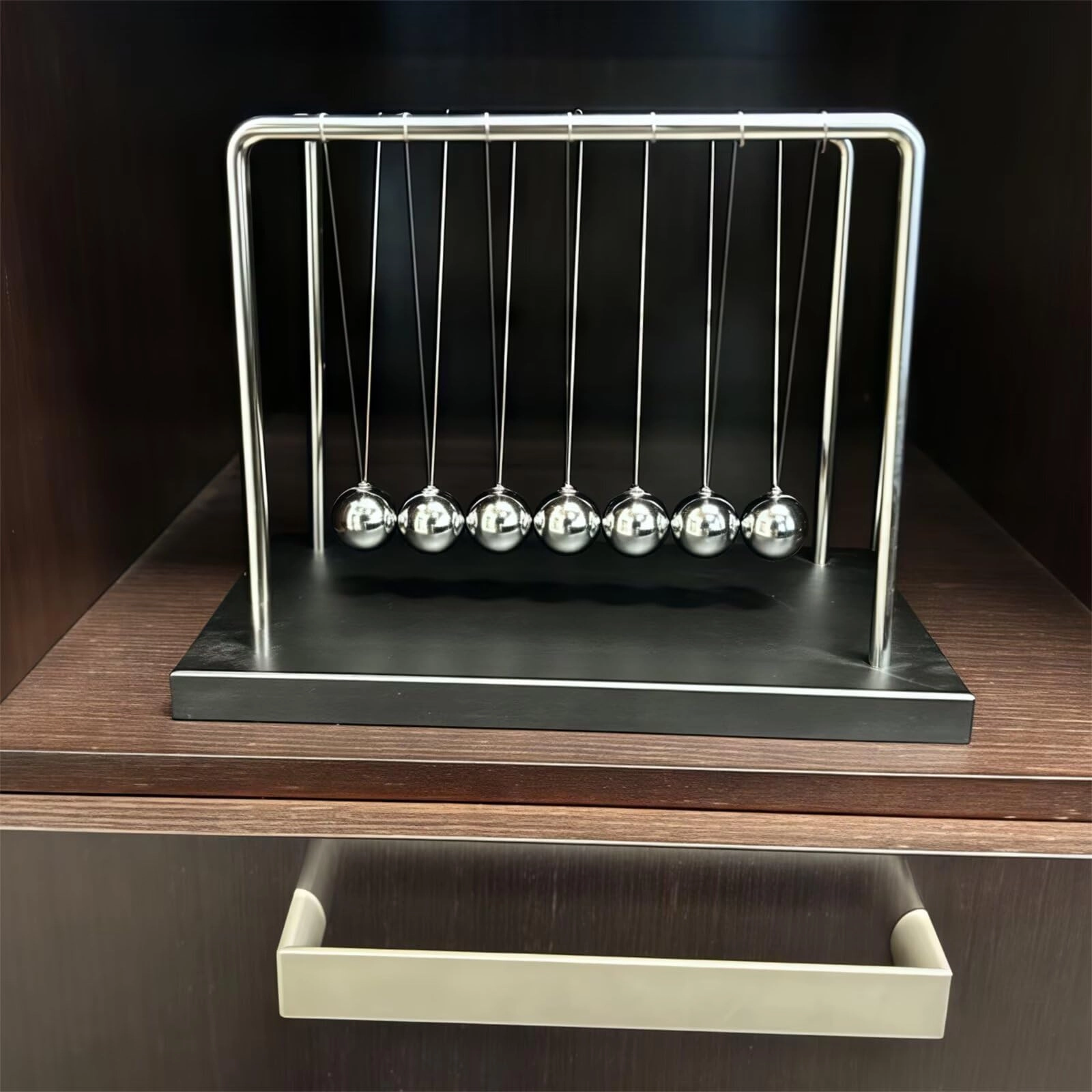 Newton's Cradle Physics - 7 pieces