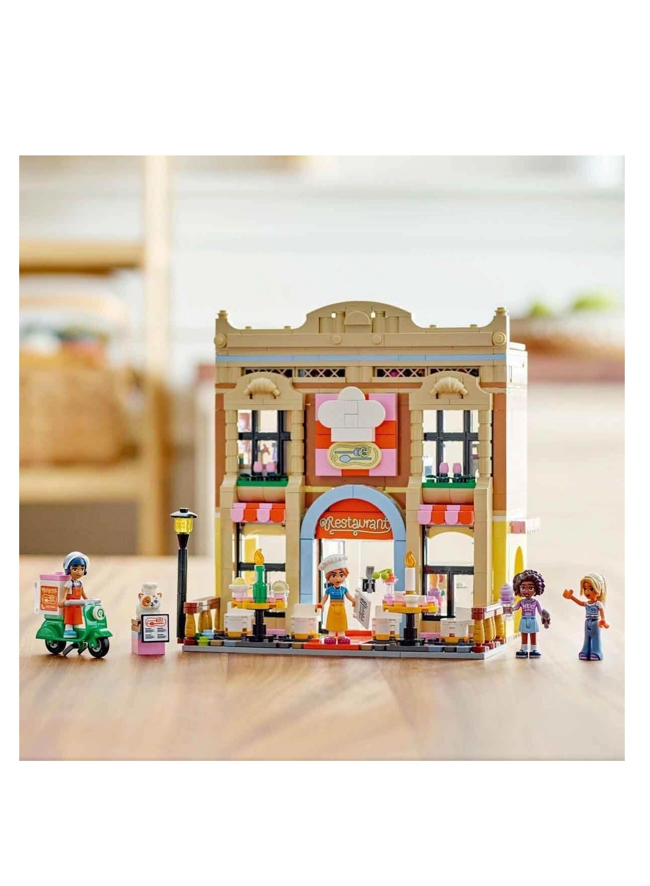 Friends Restaurant and Cooking School (42655) - 4 Minidolls Cat Figure