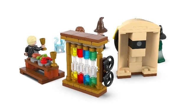 Harry Potter Hogwarts Castle: Sorting Hat Ceremony