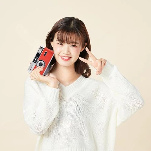 35mm Reusable Film Camera + Ultramax 400 - 36exp + Gold 200 - 36exp + Battery - AAA + Lens Cloth - Black + Photography Tips Card