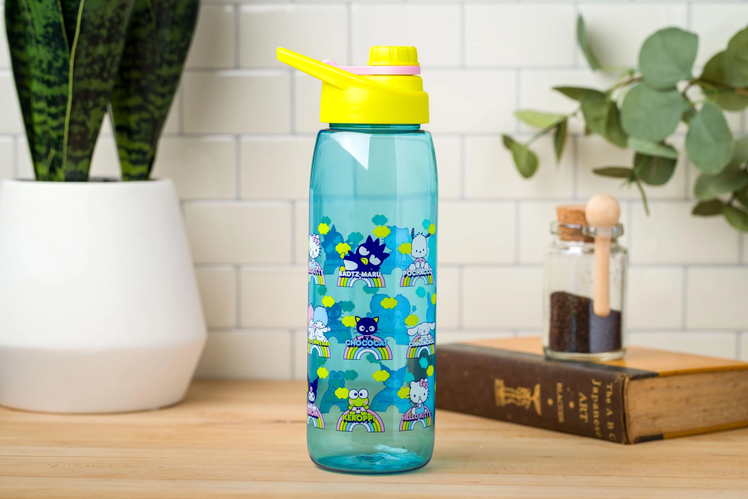 Hello Kitty and Friends Water Bottle Screw-On Lid