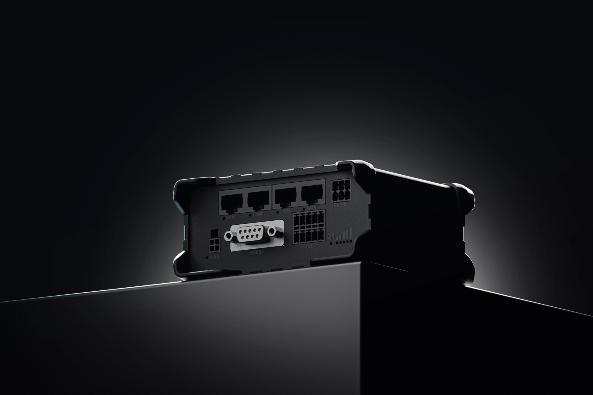 RUT956 - 4G LTE IEEE 802.11b/g/n