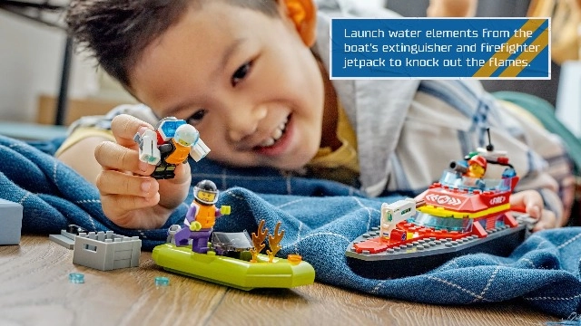 City Fire Rescue Boat (60373) - Floats on Water 3 Minifigures