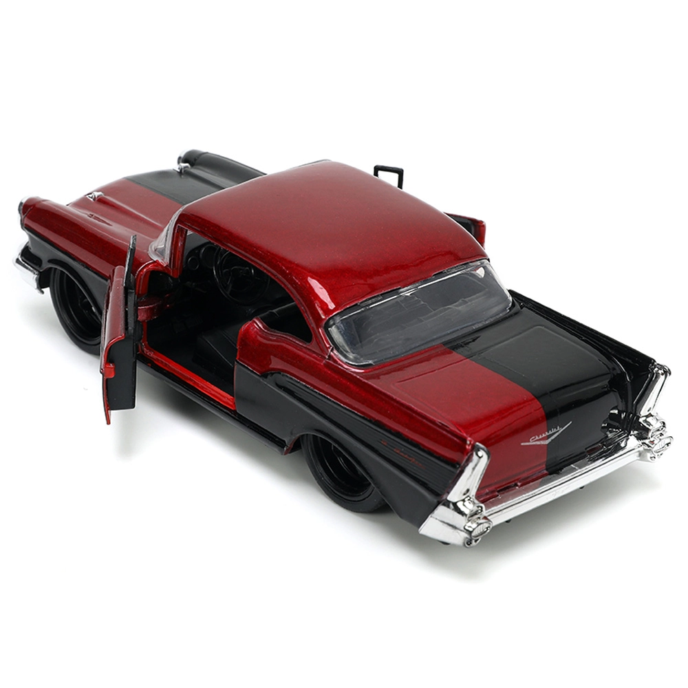 Harley Quinn 1957 Chevy Bel Air with Harley Quinn Figure - 1:32