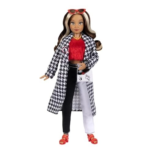 Disney ILY 4ever Cruella Doll - 115 Tall 13 Points of Articulation Ages 6+