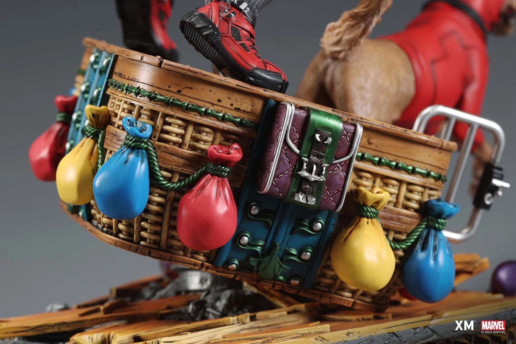 Kidpool and Dogpool Statue