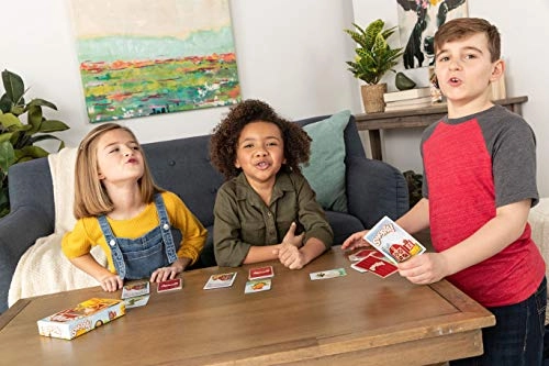 Snorta! - English 8 years and up Contents: 96 animal cards, 12 Jumbo animal cards, Rulebook