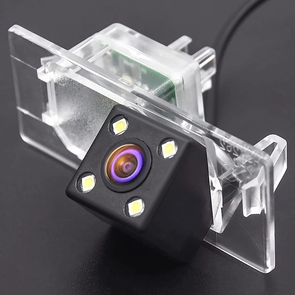 Rear View Reverse Backup Tracks Camera - 728 x 512