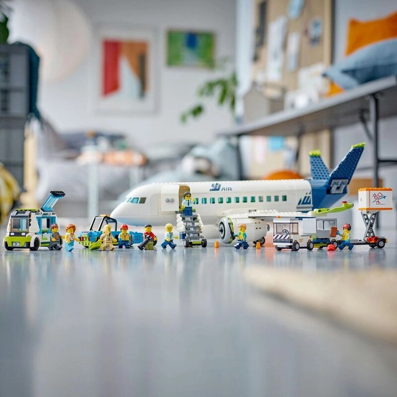 City Passenger Aeroplane (60367) - Large Plane Model 9 Minifigures