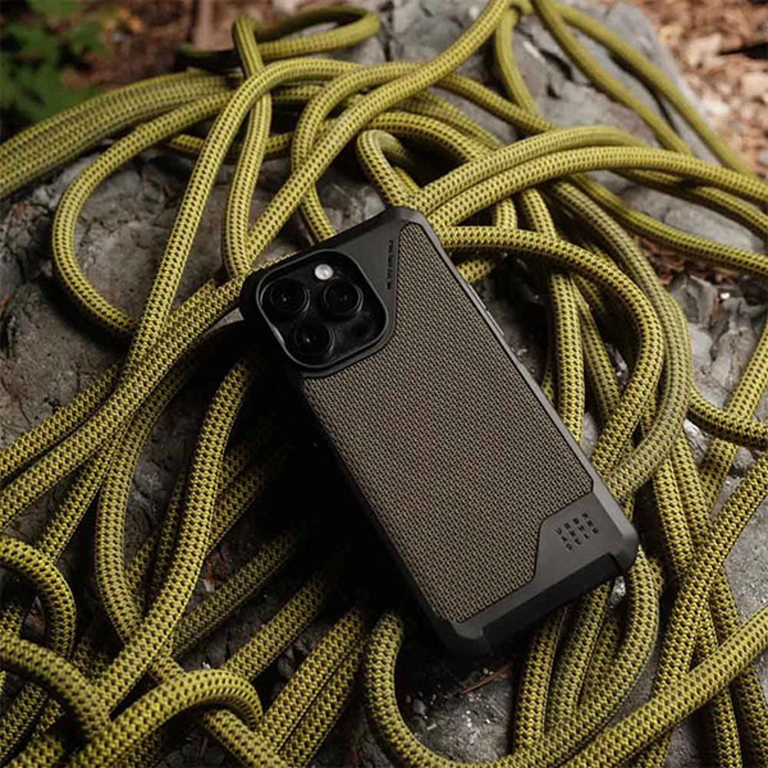 Metropolis LT Case with MagSafe for iPhone 15 Pro Max