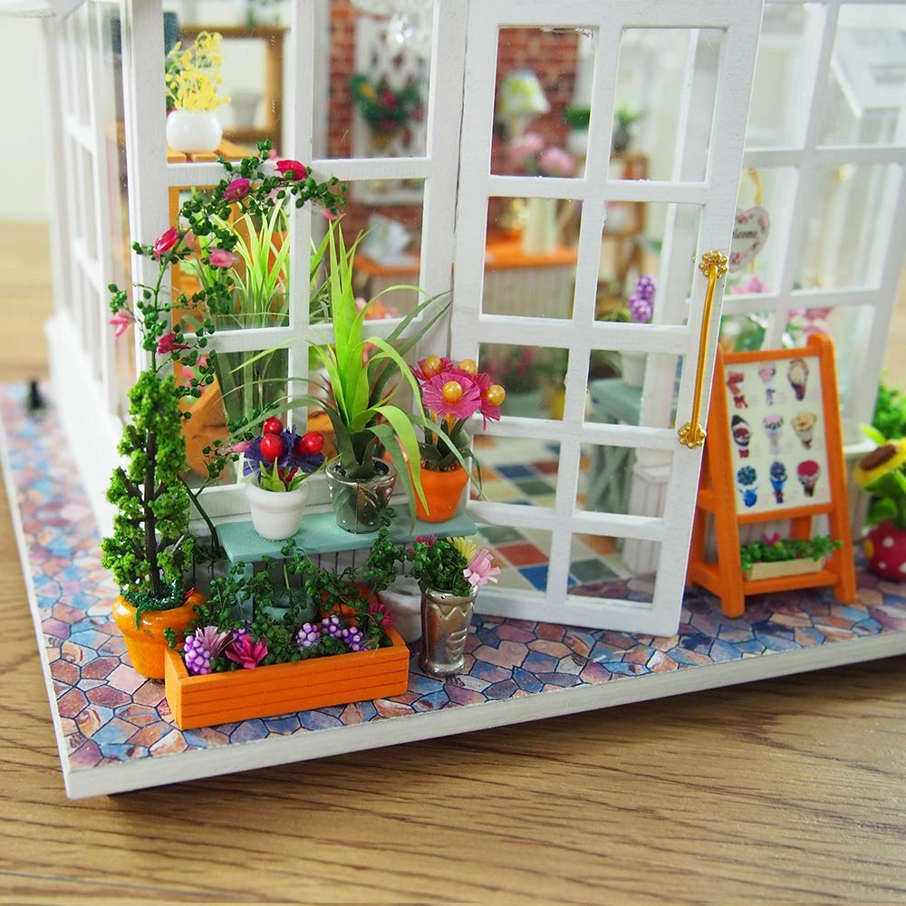 DIY Miniature Dollhouse Kit - Tiny House 1:24