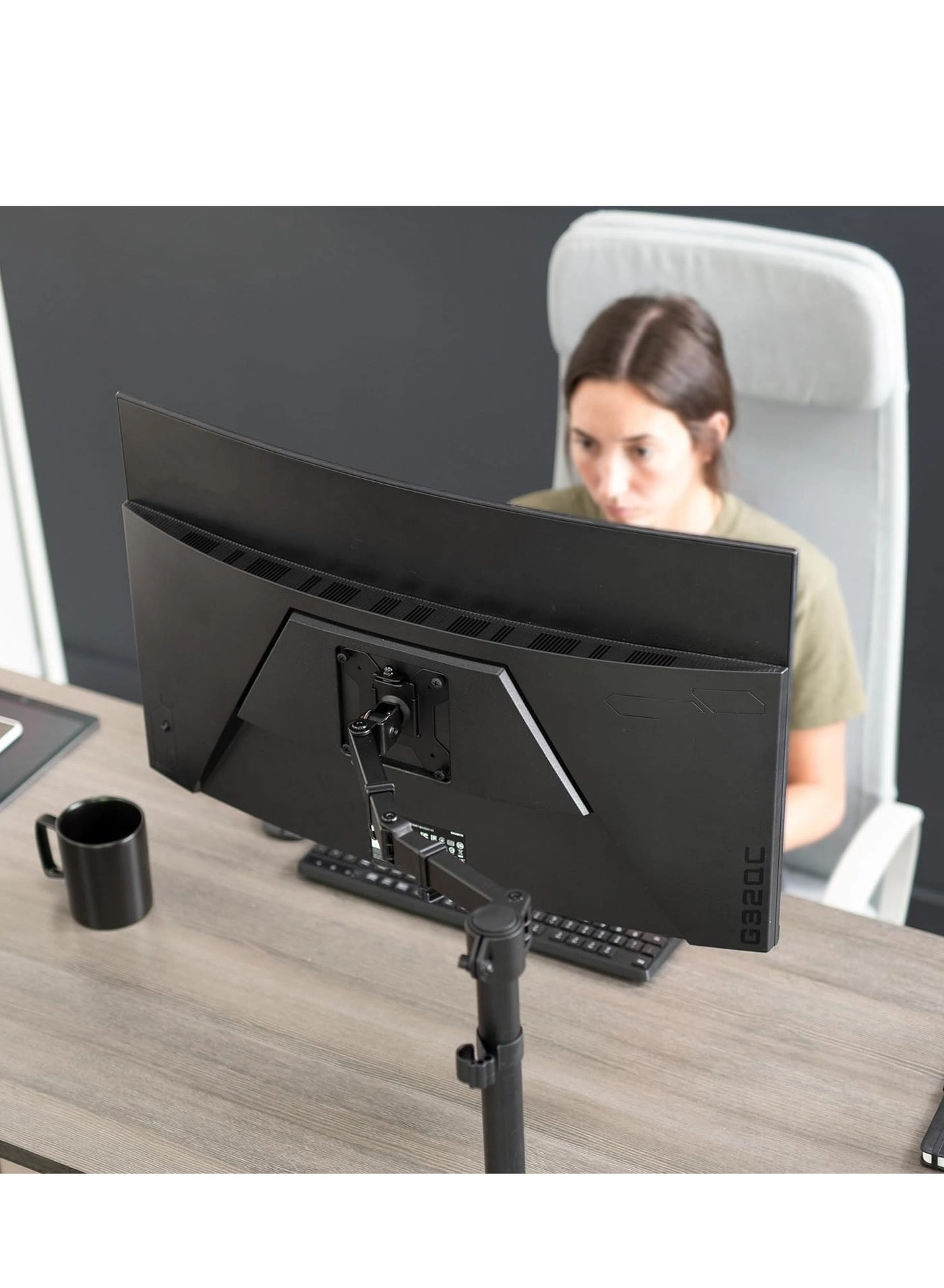 Single Monitor Arm Mount - 38 in 75x75mm 100x100mm