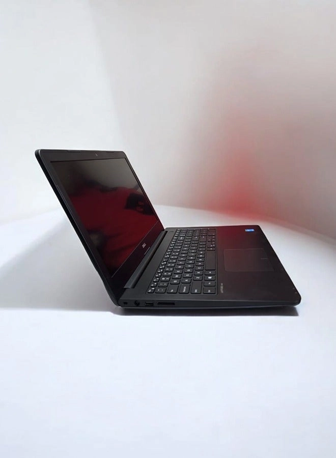 (Renewed) Latitude 3550 - 15.6'' Core i7 8GB 256GB SSD