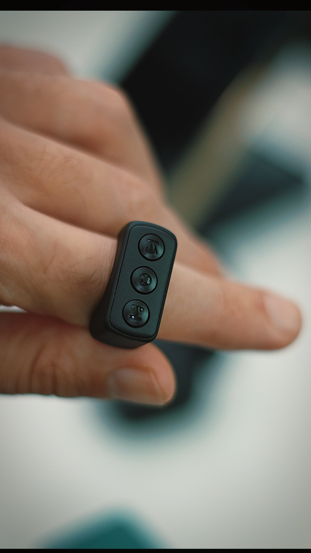 ARC Scrolling Ring Clicker - Bluetooth 5.0 MagSafe Compatible