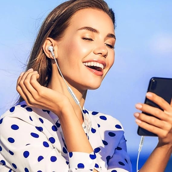 DL970A Wired Earbud