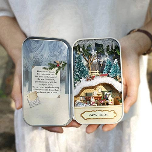 DIY Dollhouse - Handmade Desktop Ornament