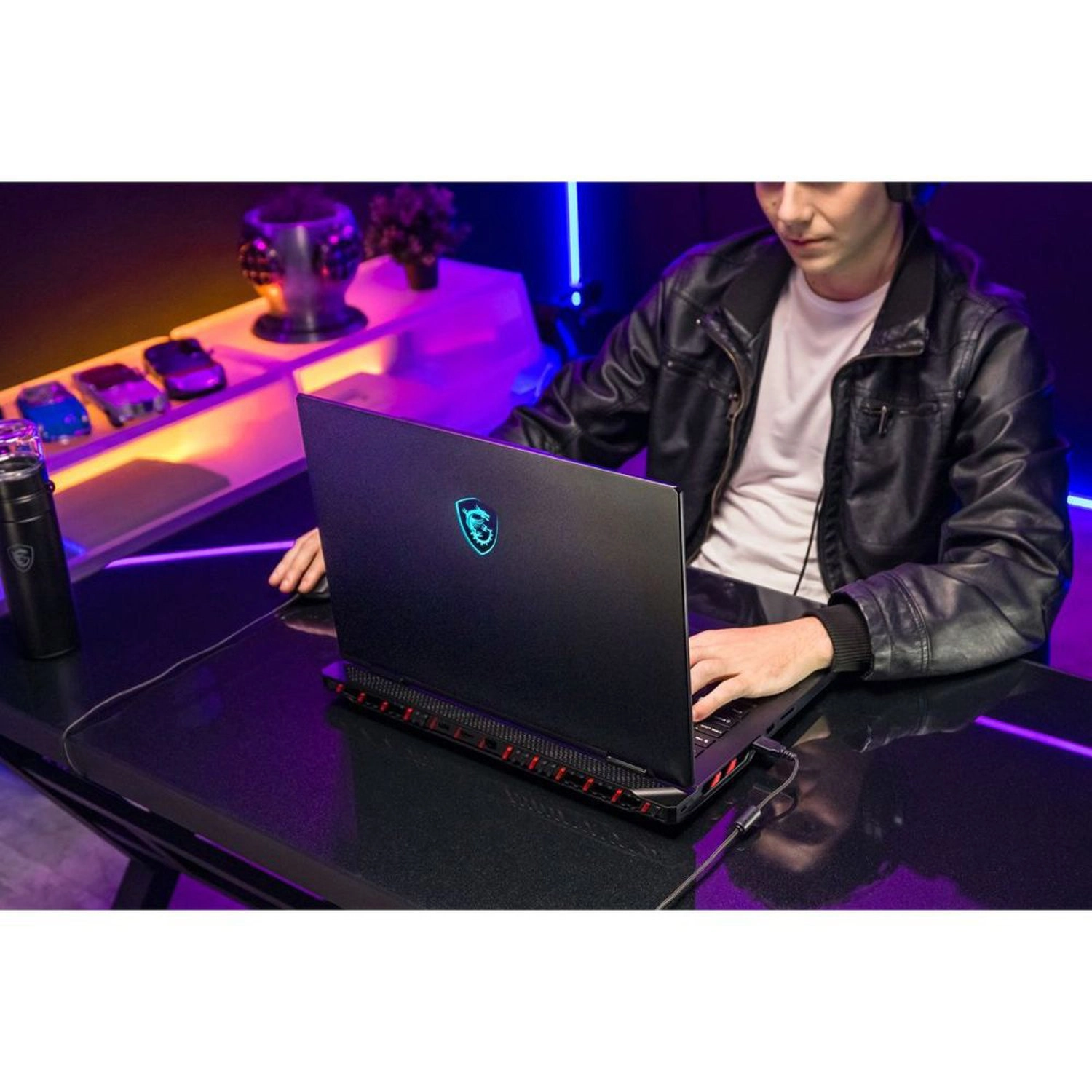 Raider 18 HX AI A2XWIG - 18'' Core Ultra 9-285HX 64GB DDR5 2TB SSD