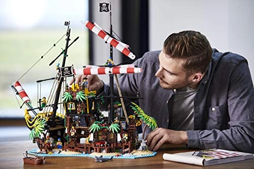 Pirates of Barracuda Bay (21322)