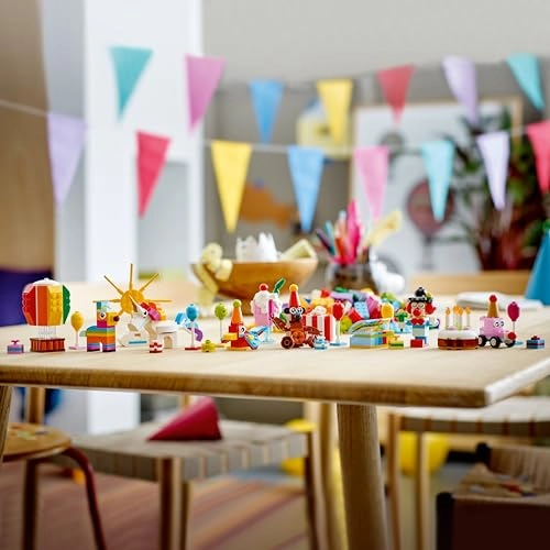 Classic Creative Party Box (11029) - 12 Mini-Build Toys Multicolor