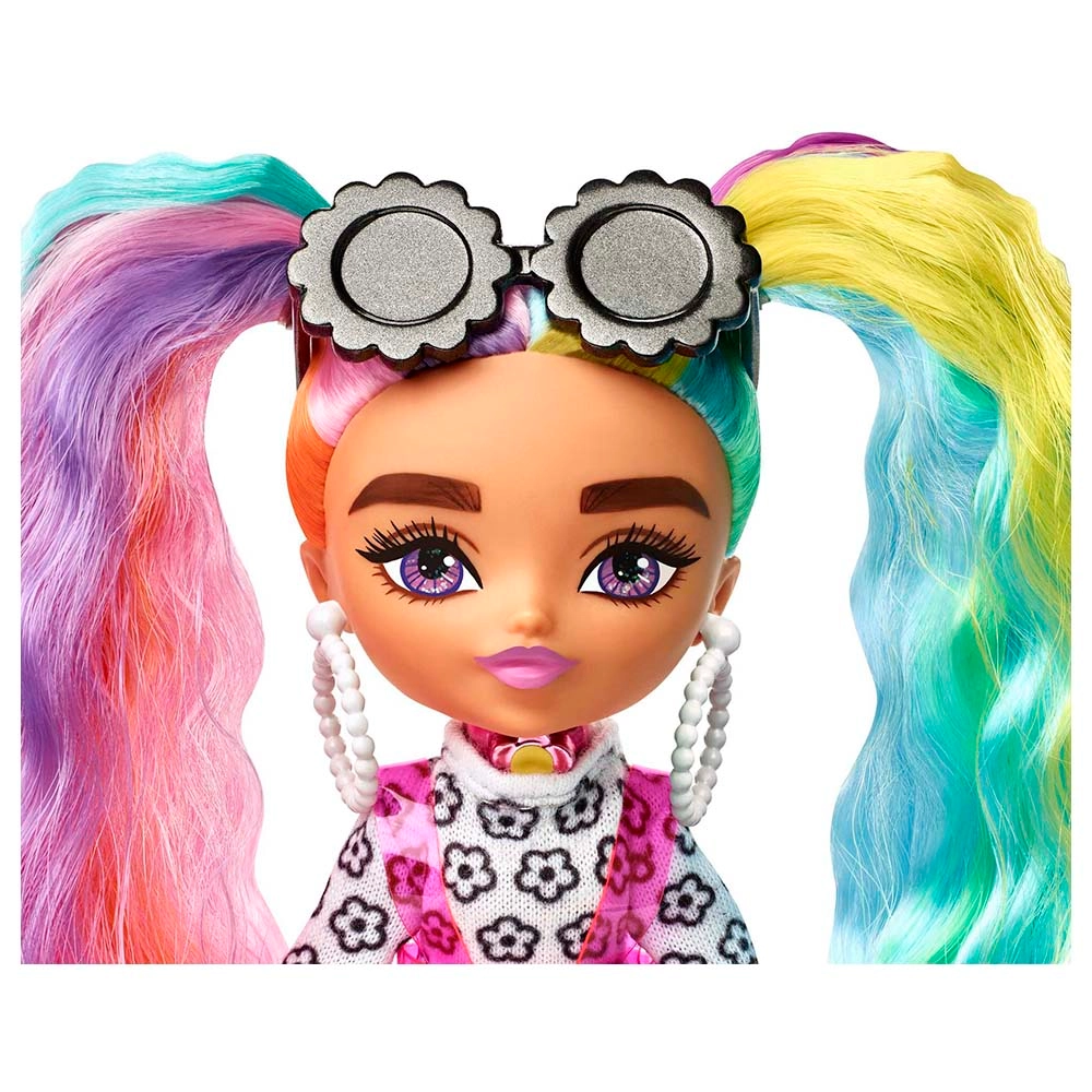 Barbie Extra Minis - Doll 6 5.5-Inch Doll Stand Ages 3+