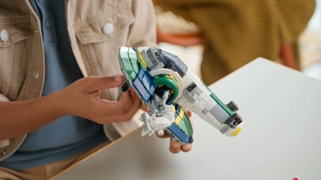 Star Wars LEGO Jango Fett's Starship - Play & Display 3 Minifigures