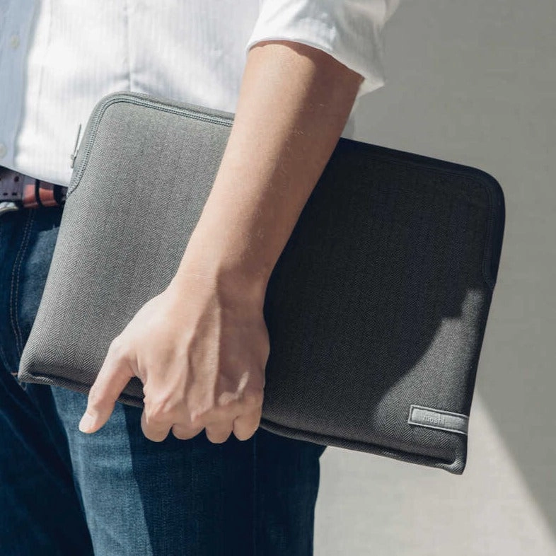 Pluma Sleeve for 14-Inch Laptop