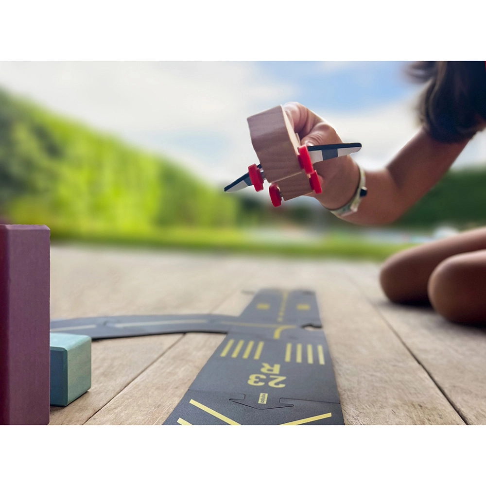 Runway - 8 road parts and 1 airplane