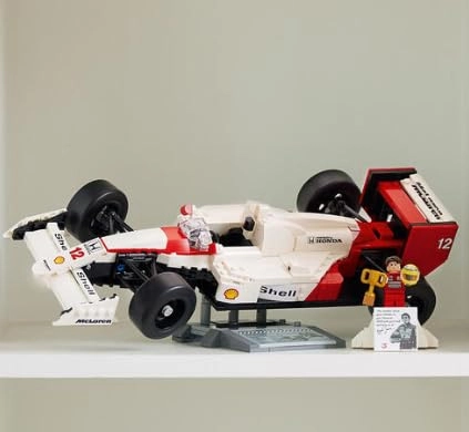 Icons McLaren Model Car MP4/4 & Ayrton Senna (10330)