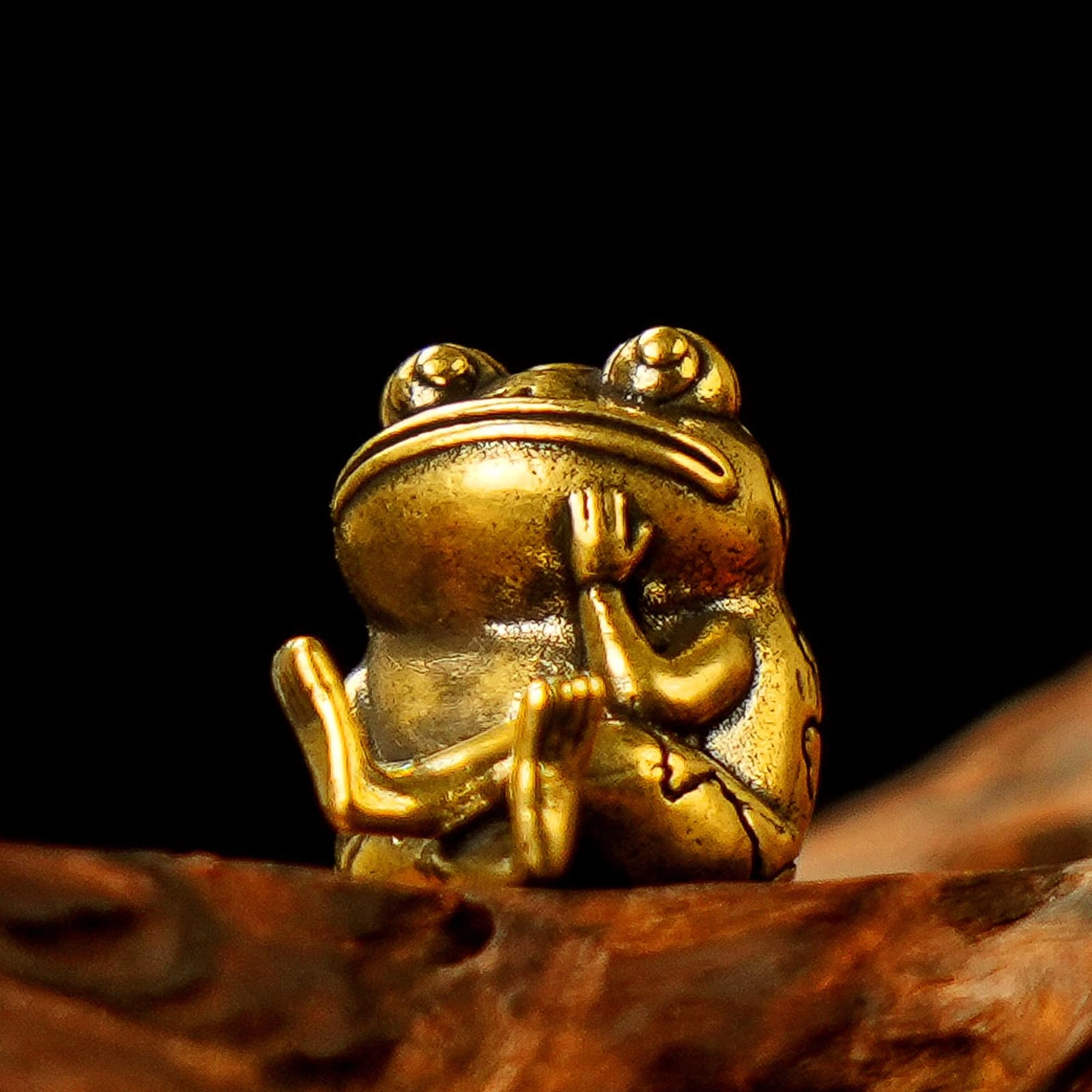 Retro Frog Statue - Brass