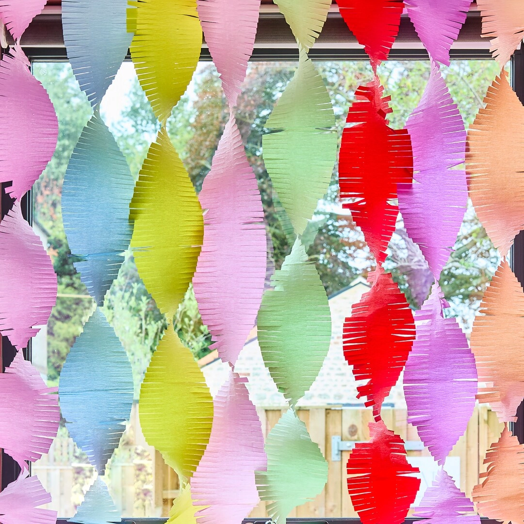 Bright Banquet Crepe Streamers - 8Ct birthday
