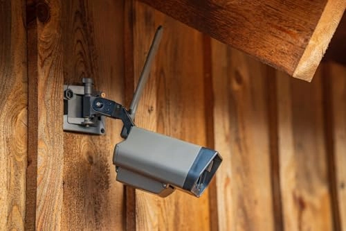 Defend Cellular Security Camera + SD Card + Rechargeable Battery + Microfiber Cleaning Cloth