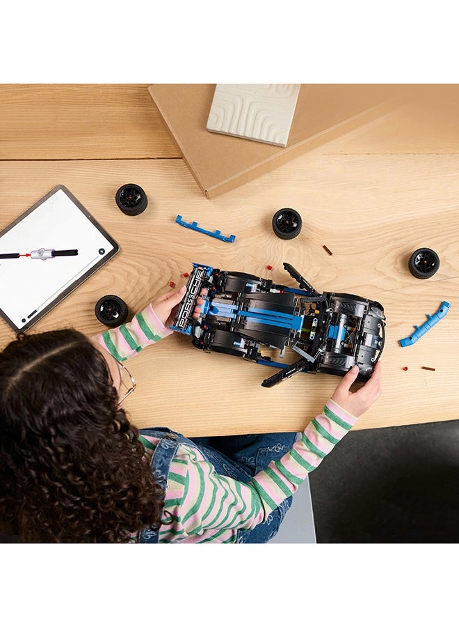 Technic Porsche GT4 e-Performance Race Car (42176) - Remote control CONTROL+