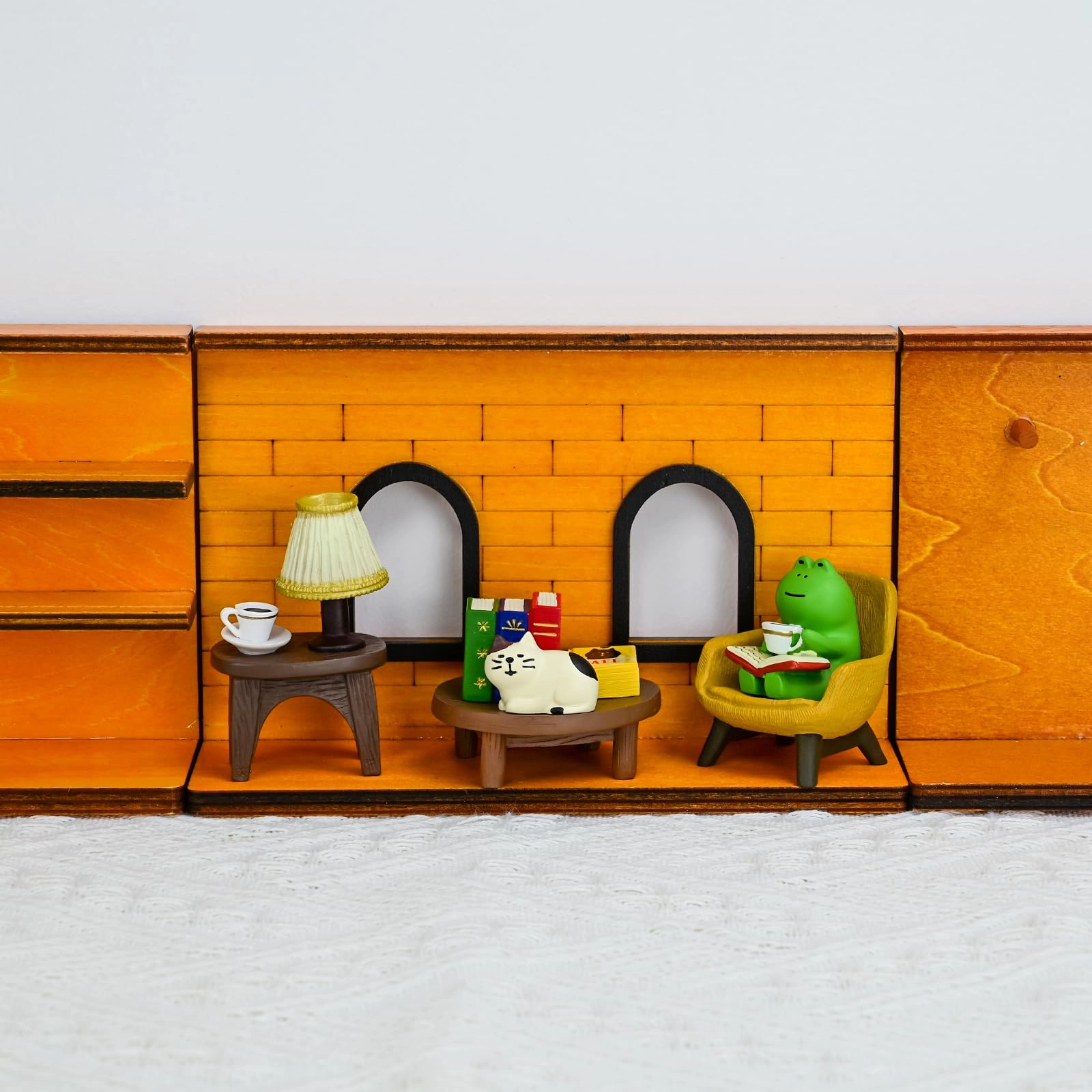 Miniature Frog Figurines - Plastic Resin Set