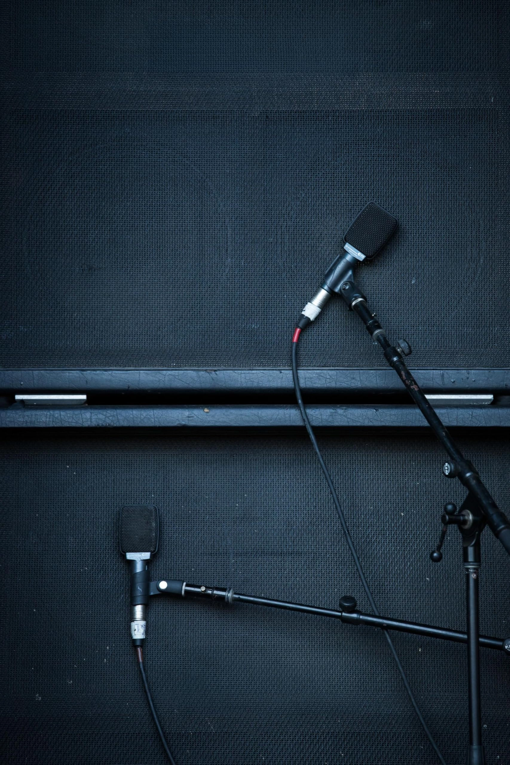 E 609 Wired+Wireless Microphone